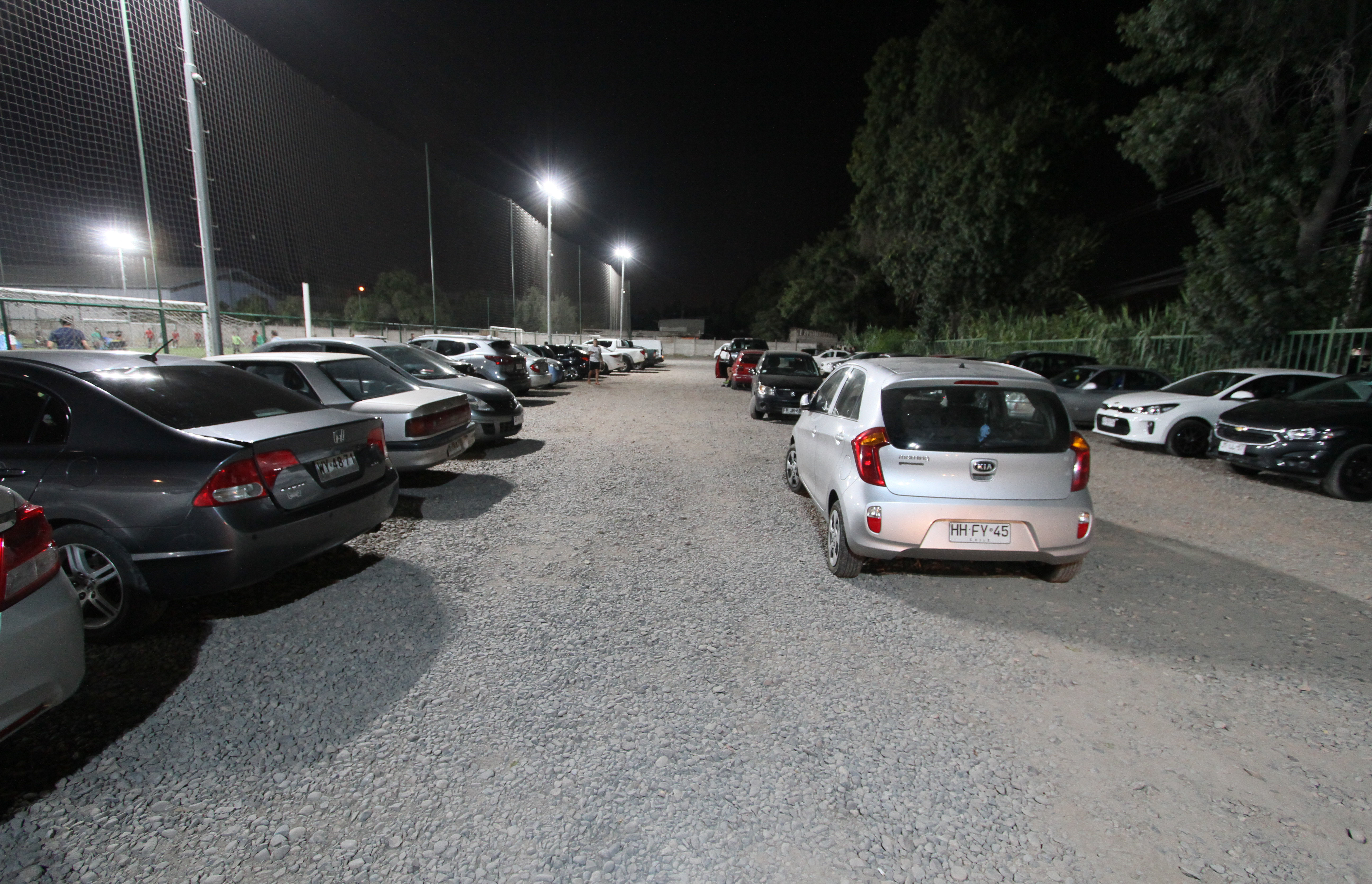 Foto noche estacionamiento